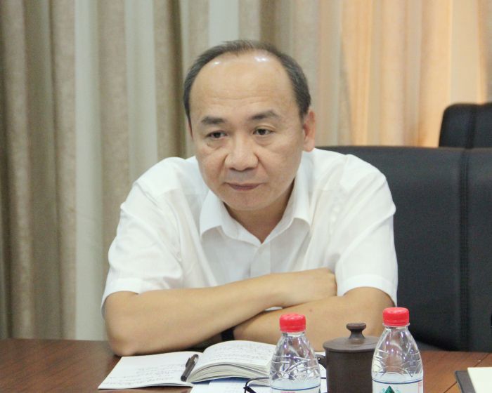 12.13陆烜作详细事情安排。。。。。。冯学萍 摄.jpg