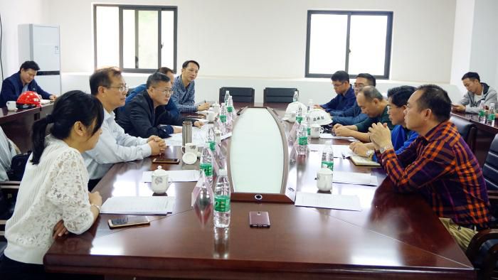 5.2聚会现场。。。。。谢微旋 摄700.jpg