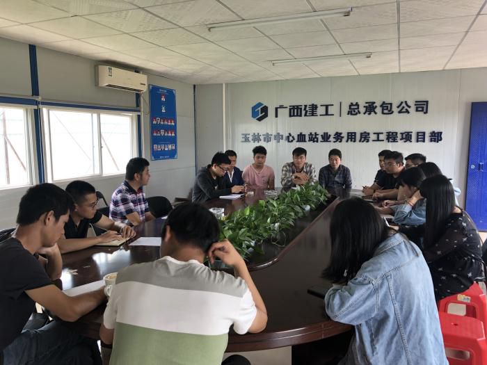 3聚会现场。。。。。。李宁 摄_700x525.jpg