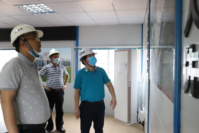 6.2钟山人民医院项目检查现场。。。。。。侯健杰 摄700.JPG