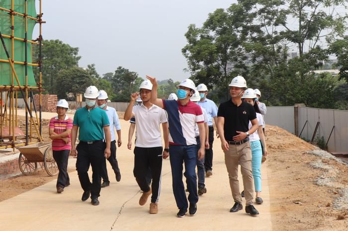 4.2检查指导现场。。。。。。。。 杨俊峰 摄700.jpg