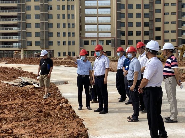 调研现场。。。。。。。韦艳兰 摄.jpg