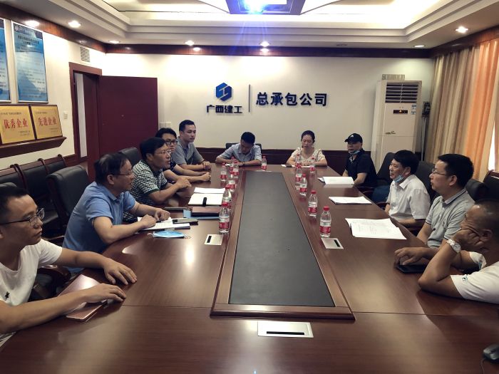 聚会现场。。。。。。。。 韦炎枫 摄.jpg