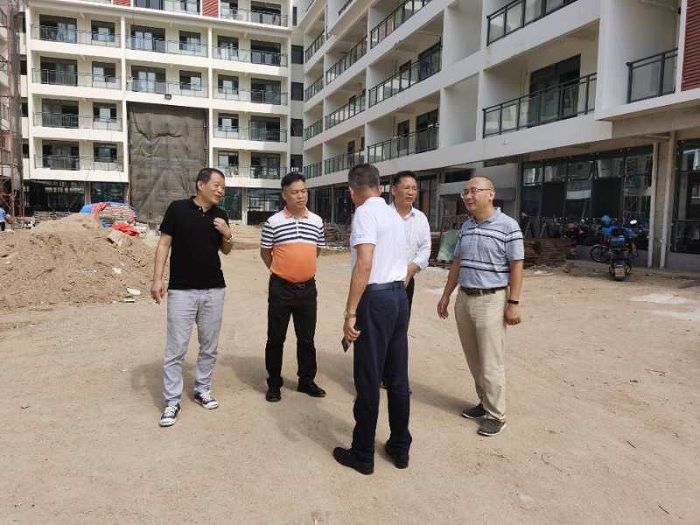 检查现场。。。。。。。。梁红玉 摄.jpg