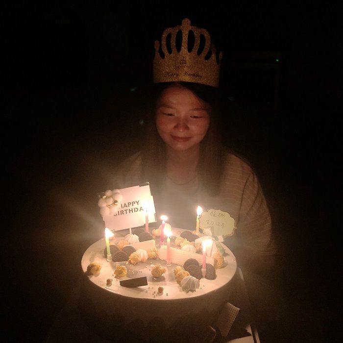 寿星许愿。。。。。。。。刘博群 摄.jpg