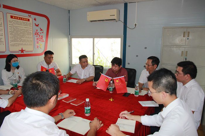 聚会现场。。。。。。。邓灿滨 摄.JPG