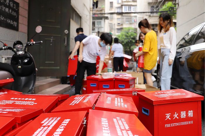 3.0    60个灭火箱期待分派.JPG