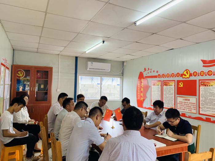 18座谈会现场。。。。。。。；；；；；；畦￡仙.jpg