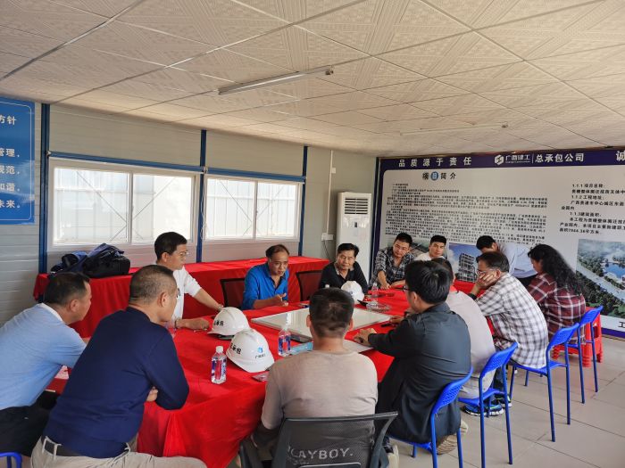 聚会现场。。。。。。。陆大南 摄.jpg