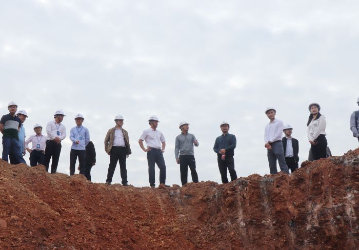 实地调研。。。。。。。。 杨俊峰 摄.jpg