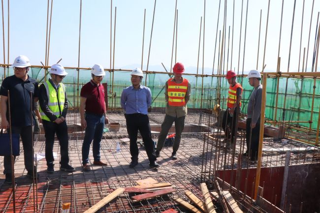 3检查指导现场。。。。。。。 杨俊峰 摄.jpg