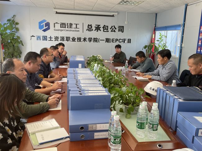 【曾总】五分公司广西领土资源职业手艺学院项目检查    聚会现场。。。。。刘博群  摄.jpg