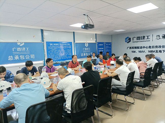 聚会现场。。。。。。。梁观德 摄（修图）.jpg