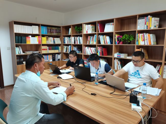 第二组答辩现场。。。。。。。李立云 摄.jpg