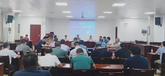 1.1聚会现场。。。。。覃桂整 摄（修图）.jpg