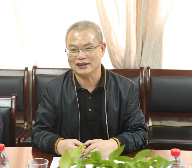 邓少新在会上作总结讲话。。。。。。。（修图） 周煜川 摄.jpg