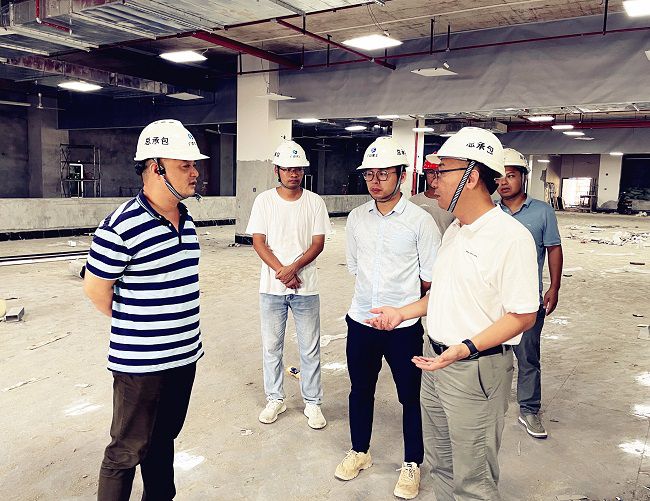 （修图）深入现场审查。。。。。。容芝雅 摄.jpg