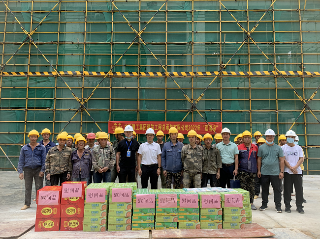 送清凉现场。。。。。蔡怡灵 摄（修图）.png