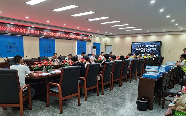 聚会现场。。。。。。。秦冠嘉 摄（修图）.jpg