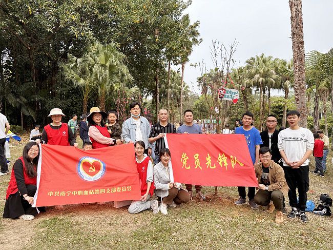 与主理方合影留念。。。。。。周煜川 摄（修图）1.jpg