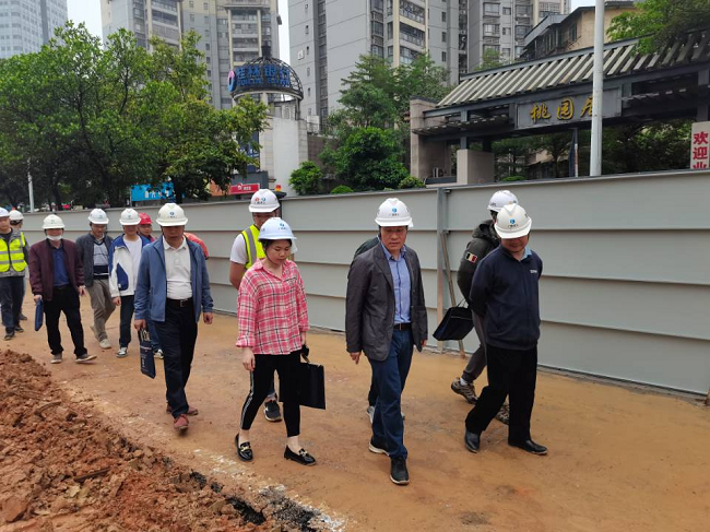 检查现场。。。。。。卢丽君 摄（修图）.png