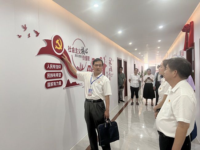 旅行党建文化长廊。。。。。卢丽君 摄（修图）.jpg