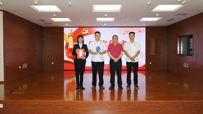 颁奖合影。。。。。。。李立云摄（修图）.jpg