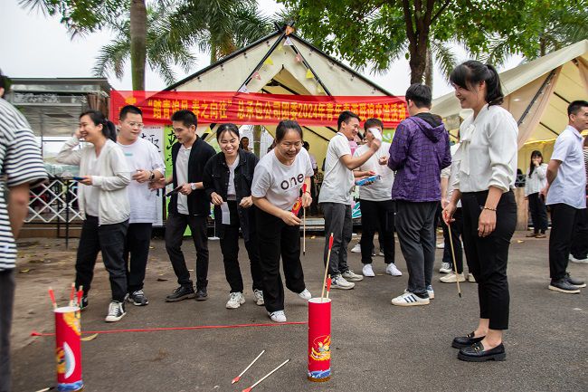 投壶现场。。。。。。。郭奎君 摄.jpg